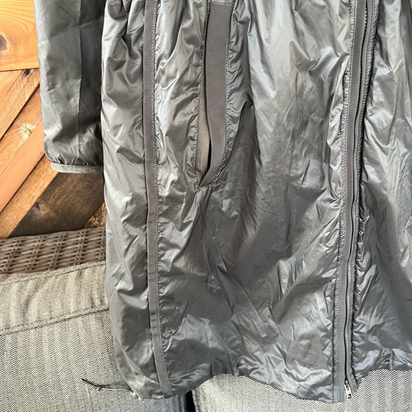 Athleta SUMMIT PIRMALOFT SHELL DARK OLIVE GREEN Size Small Jacket - Picture 11 of 13